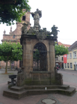 Johann-Nepomuk-Brunnen und Alexiusbrunnen